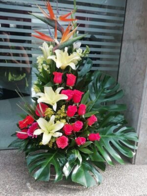 floristería en Bucaramanga. Llámanos al 3023608251 ó 3172402246. Encantados de hacer tu día el más feliz... Gracias por preferirnos 🌻💖