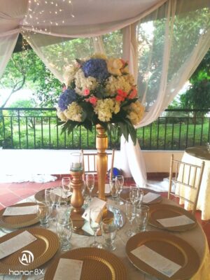 floristería en Bucaramanga. Llámanos al 3023608251 ó 3172402246. Encantados de hacer tu día el más feliz... Gracias por preferirnos 🌻💖