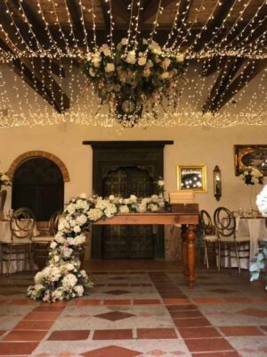 floristería en Bucaramanga. Llámanos al 3023608251 ó 3172402246. Encantados de hacer tu día el más feliz... Gracias por preferirnos 🌻💖