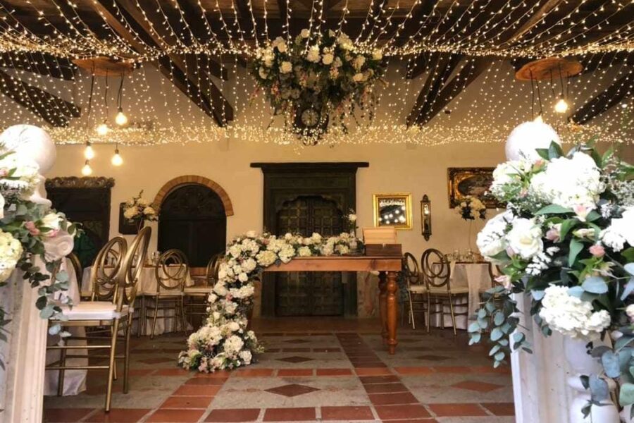 floristería en Bucaramanga. Llámanos al 3023608251 ó 3172402246. Encantados de hacer tu día el más feliz... Gracias por preferirnos 🌻💖