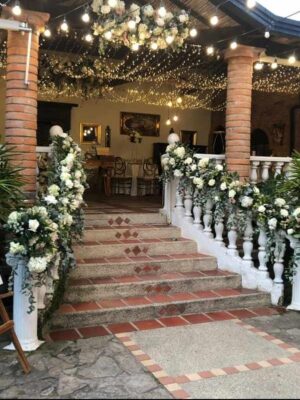 floristería en Bucaramanga. Llámanos al 3023608251 ó 3172402246. Encantados de hacer tu día el más feliz... Gracias por preferirnos 🌻💖