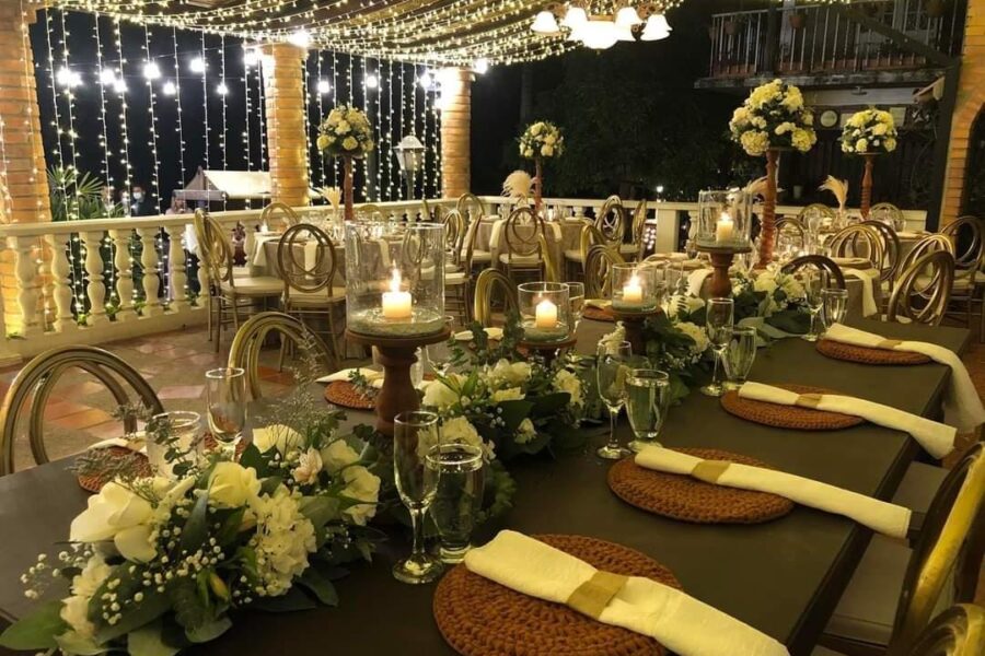 floristería en Bucaramanga. Llámanos al 3023608251 ó 3172402246. Encantados de hacer tu día el más feliz... Gracias por preferirnos 🌻💖